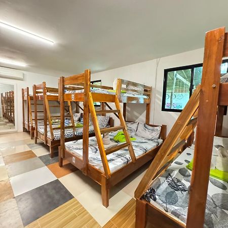 Aquaholik Traveler'S Lodge Ел Нидо Екстериор снимка