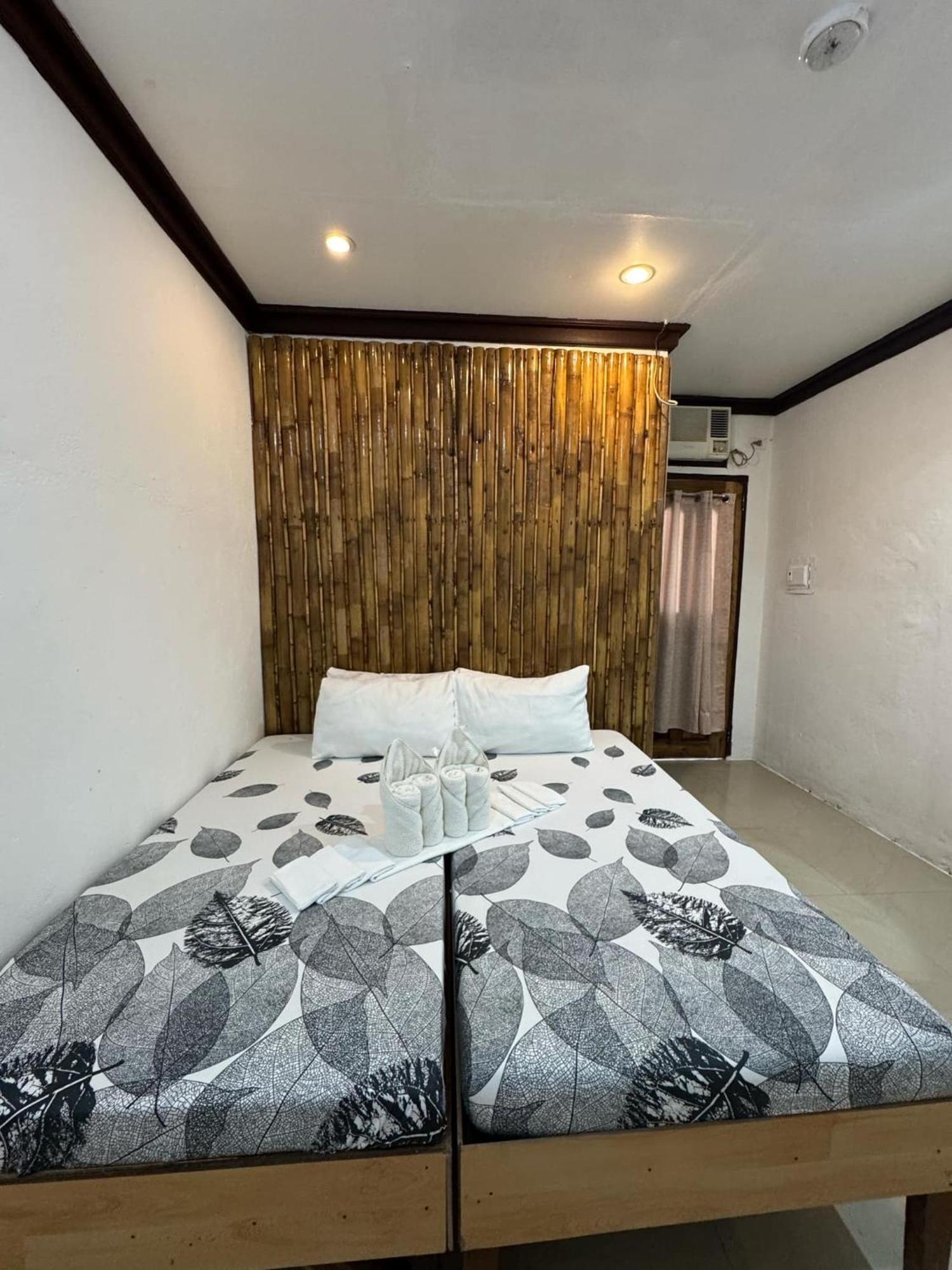 Aquaholik Traveler'S Lodge Ел Нидо Екстериор снимка
