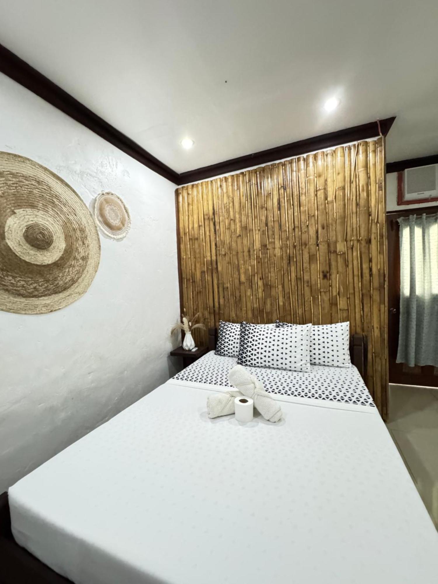 Aquaholik Traveler'S Lodge Ел Нидо Екстериор снимка