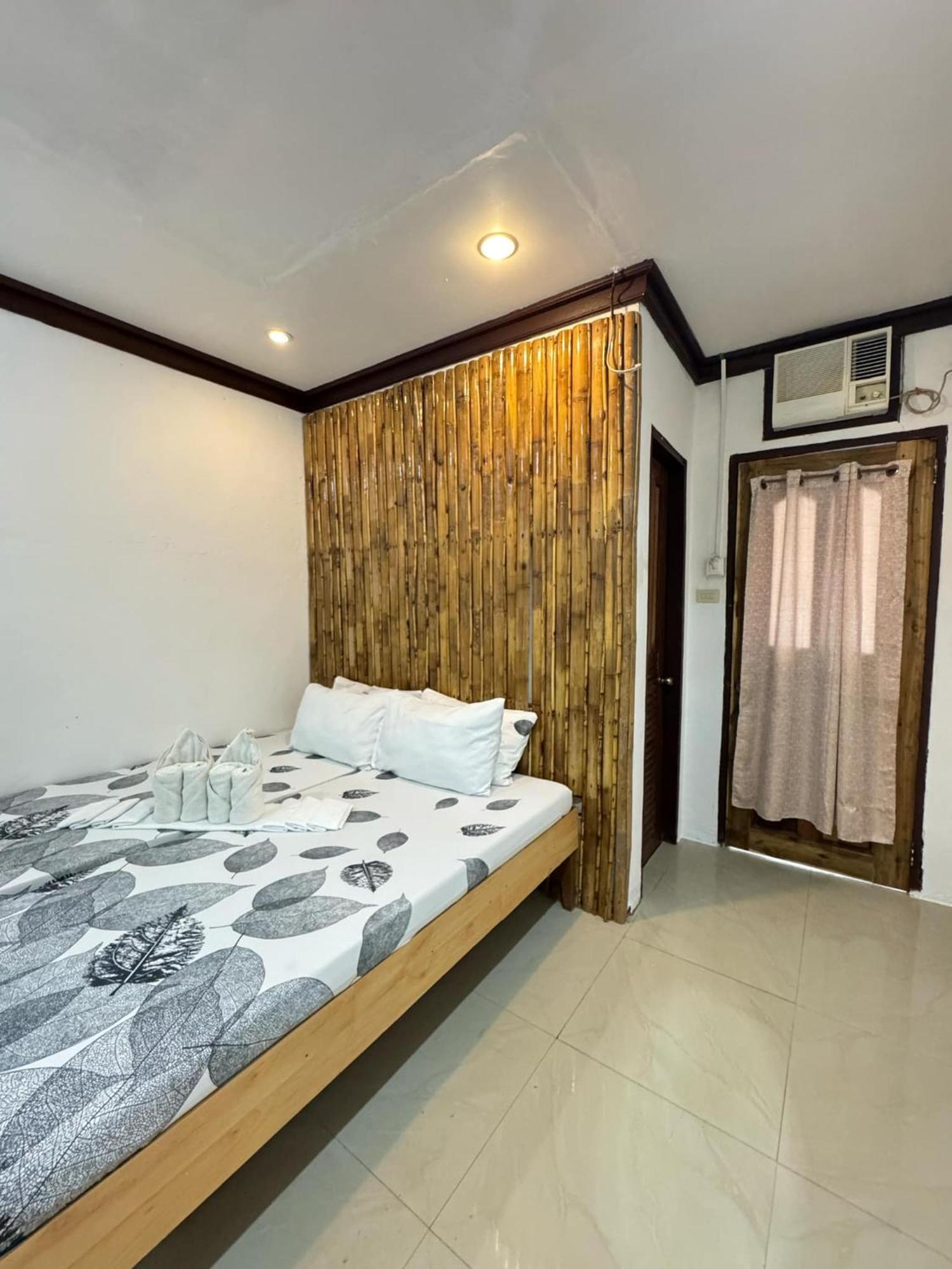 Aquaholik Traveler'S Lodge Ел Нидо Екстериор снимка