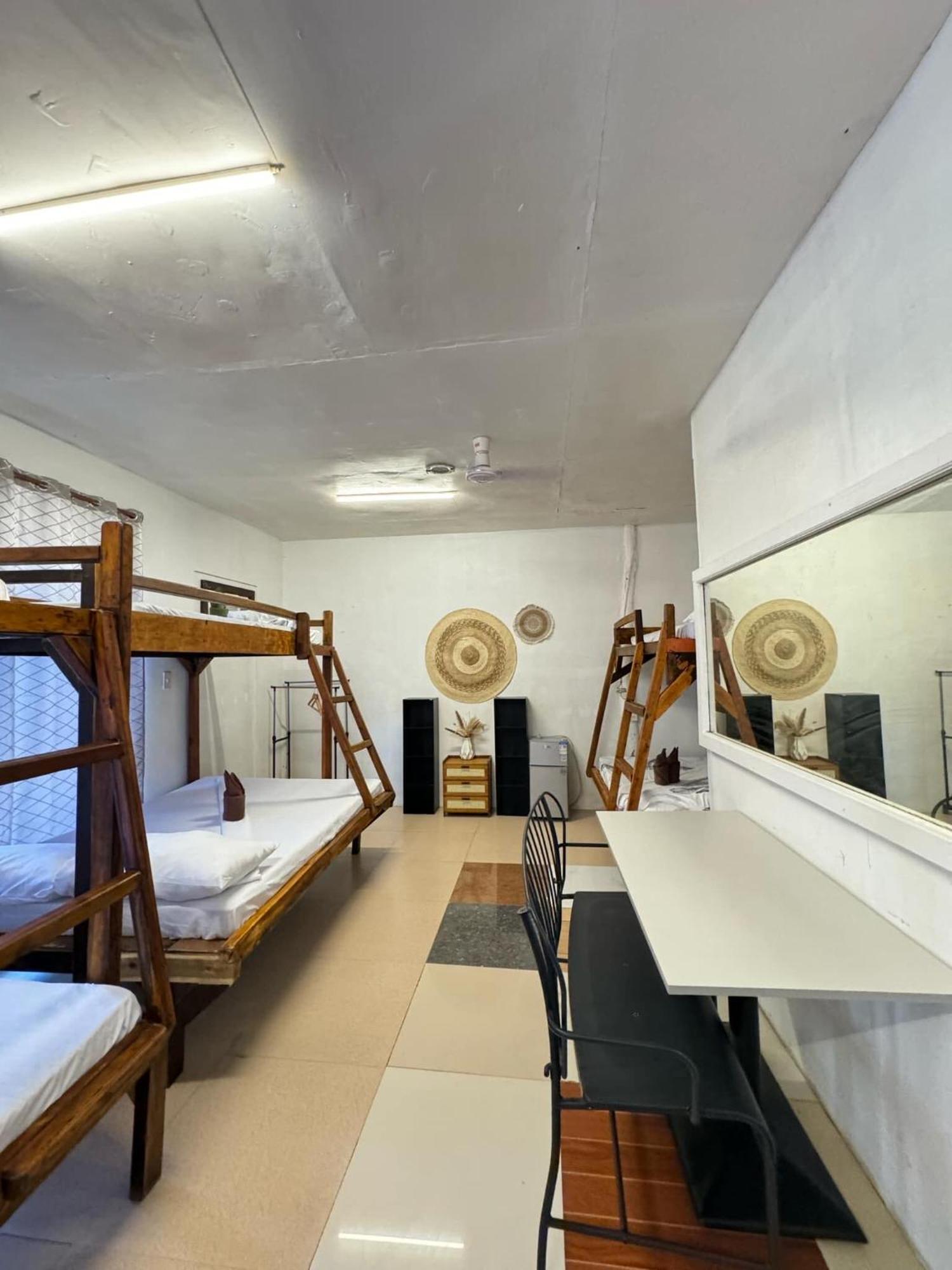 Aquaholik Traveler'S Lodge Ел Нидо Екстериор снимка