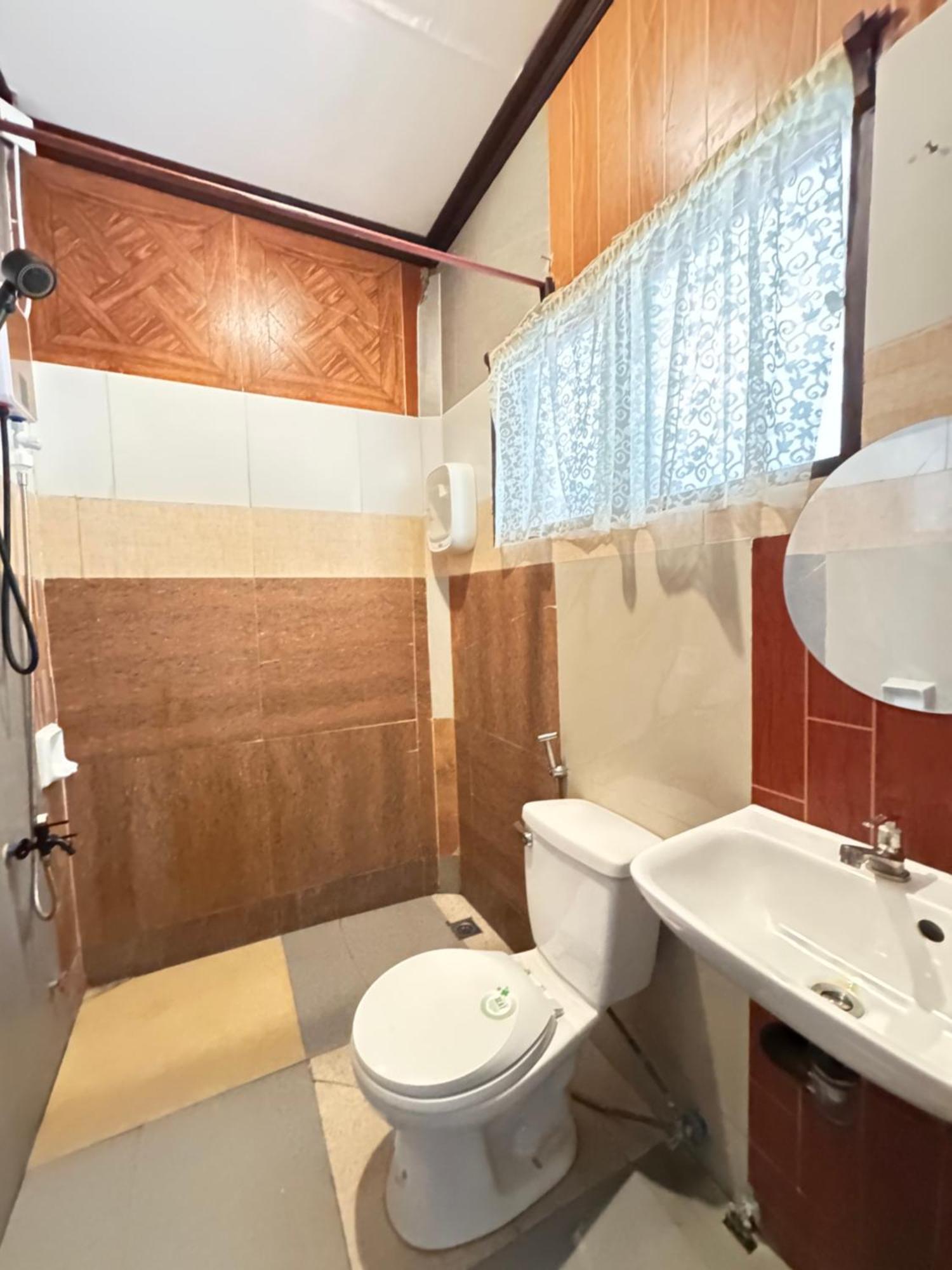 Aquaholik Traveler'S Lodge Ел Нидо Екстериор снимка