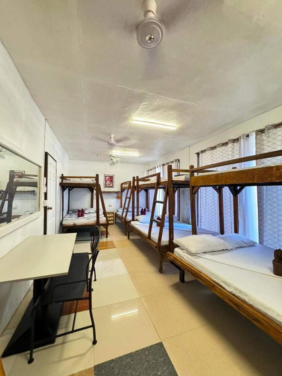 Aquaholik Traveler'S Lodge Ел Нидо Екстериор снимка