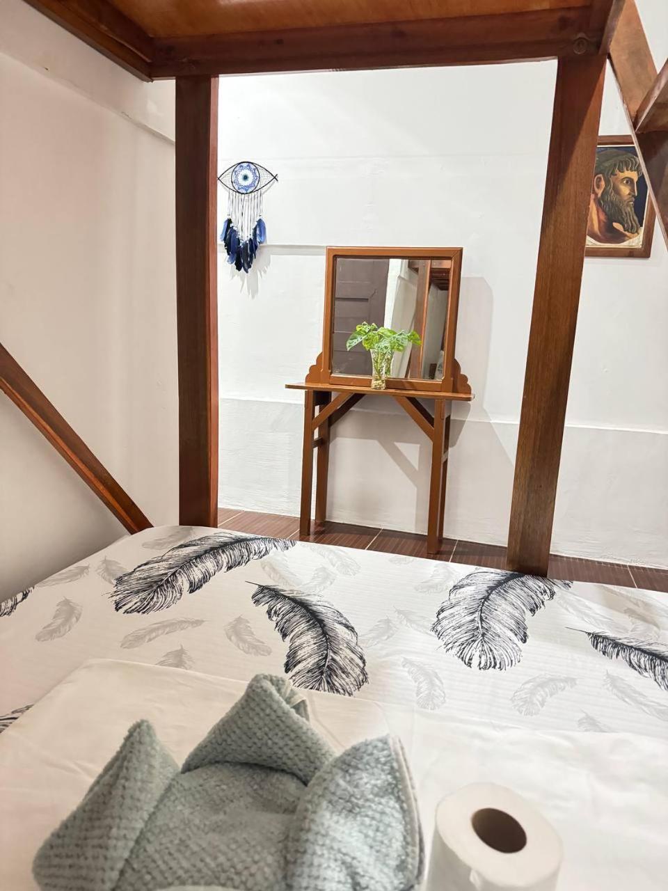 Aquaholik Traveler'S Lodge Ел Нидо Екстериор снимка