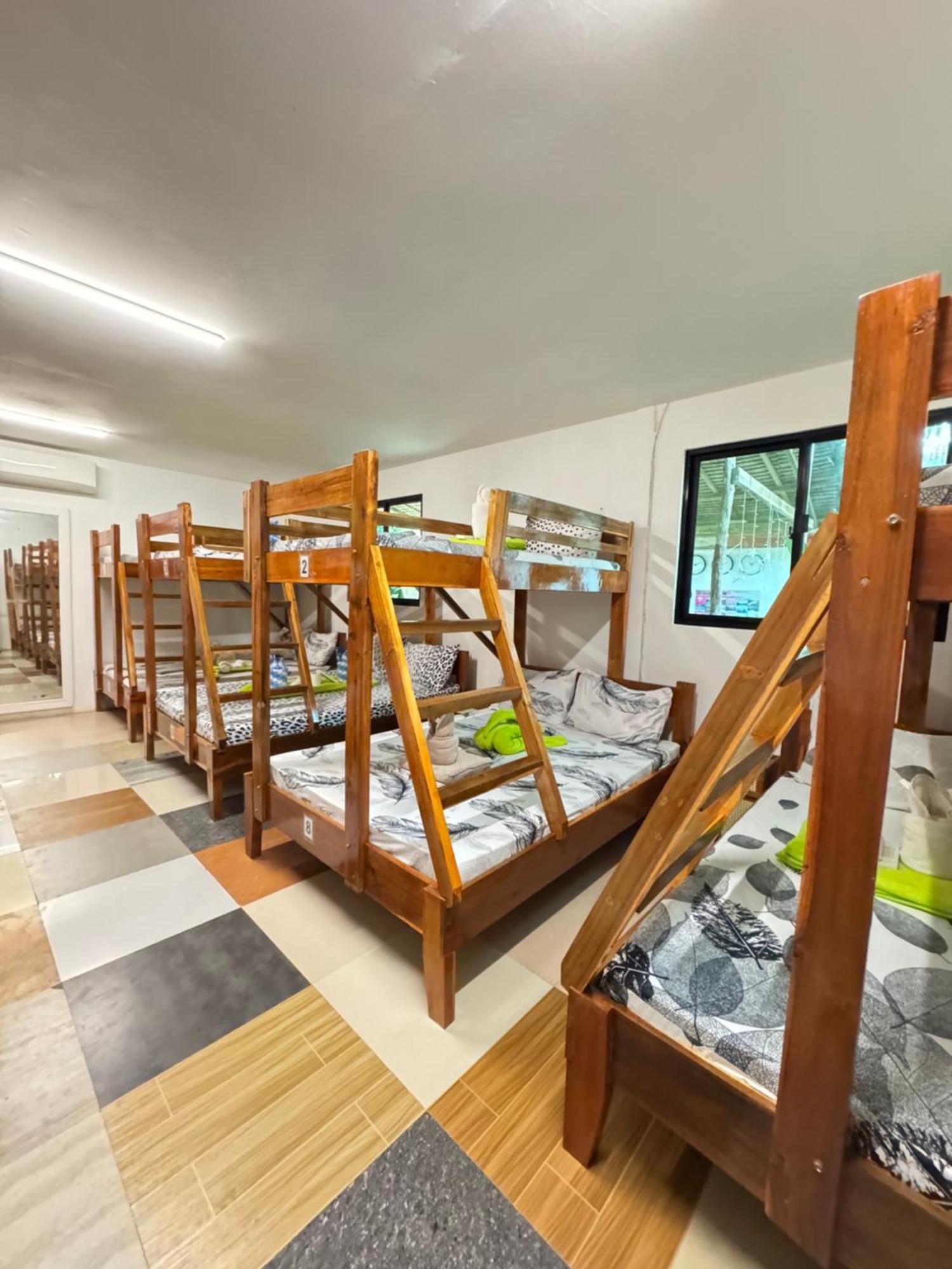 Aquaholik Traveler'S Lodge Ел Нидо Екстериор снимка